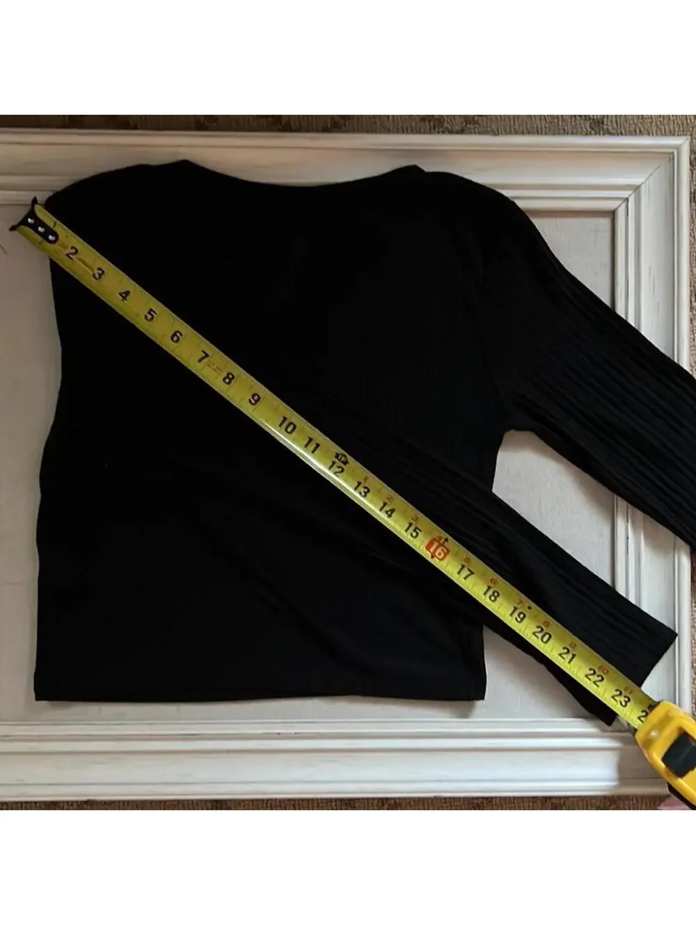 Forever 21 cropped black ribbed knit top with long sleeves M